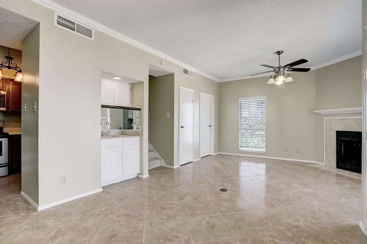 921 Marine Dr - Photo 2 of 19