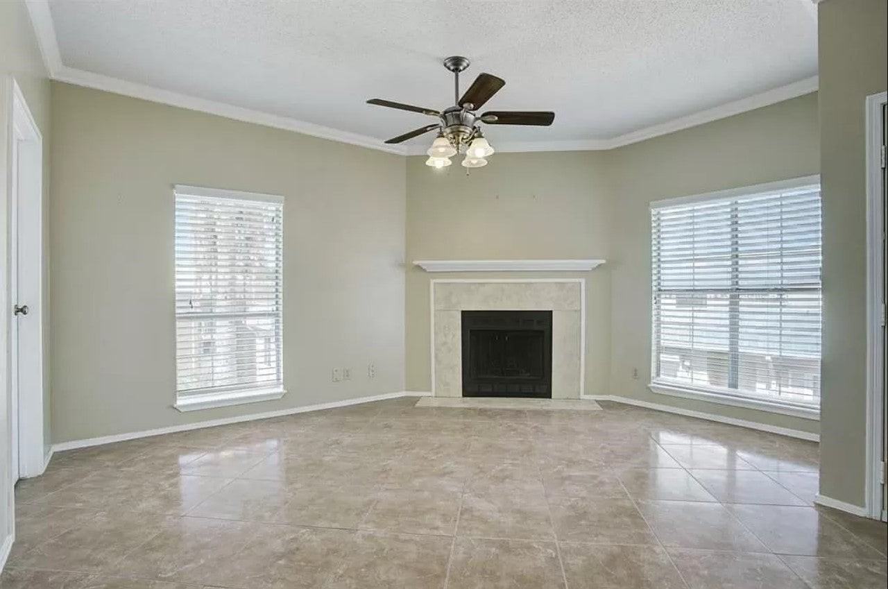 921 Marine Dr - Photo 3 of 19