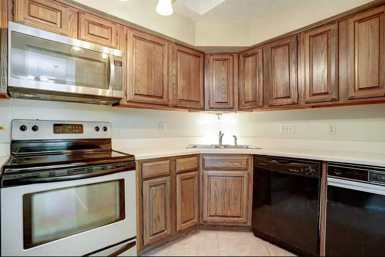 921 Marine Dr - Photo 5 of 19