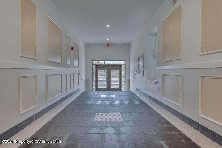 19 N River St - Photo 4 of 10