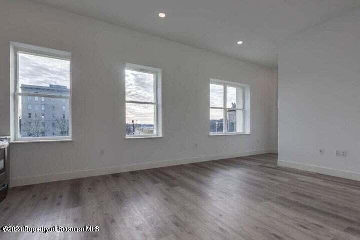 19 N River St - Photo 6 of 10