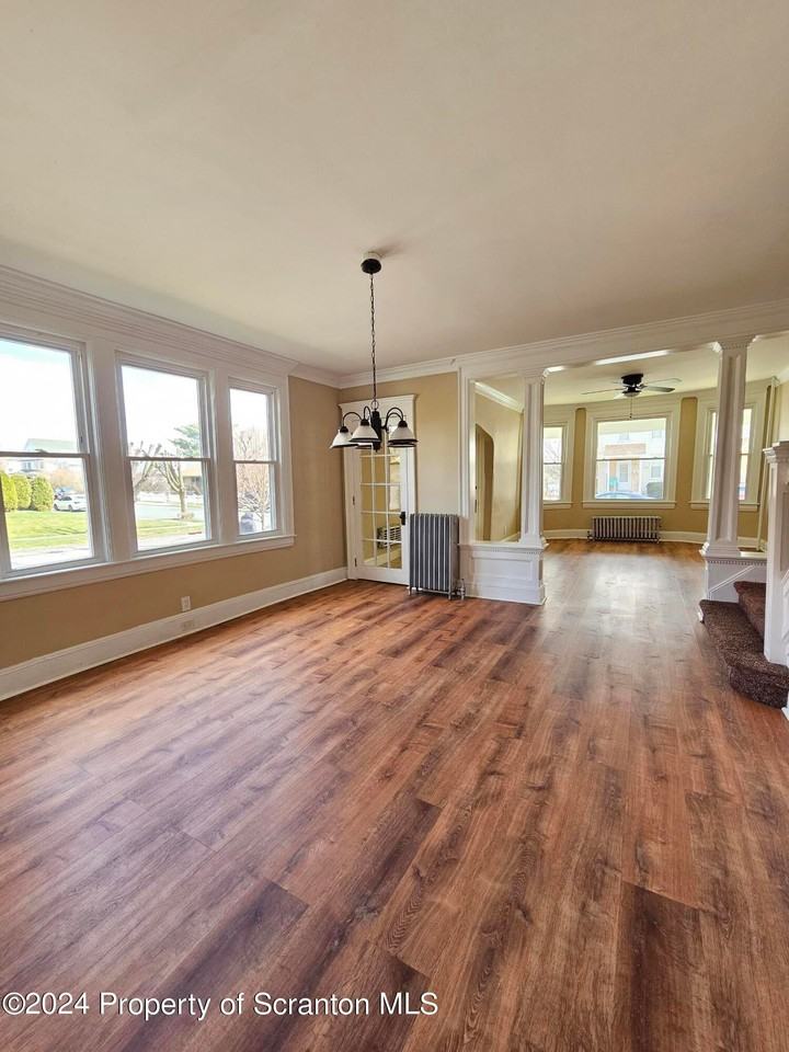 545 N Sumner Ave - Photo 6 of 25