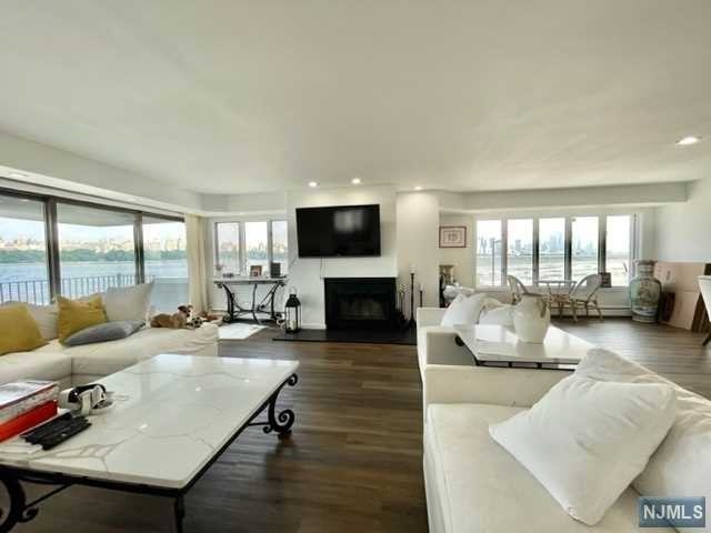 17A 17A Riverview Circle 17A 17A - Photo 2 of 38