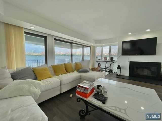 17A 17A Riverview Circle 17A 17A - Photo 3 of 38