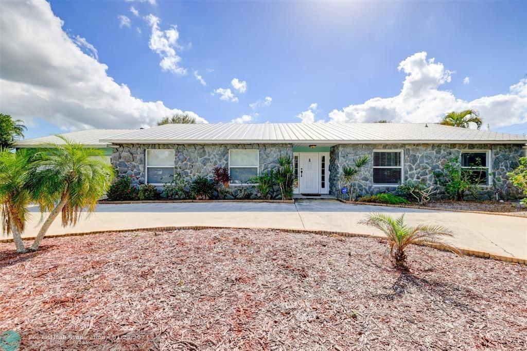 322 S Naranja Ave - Photo 3 of 50