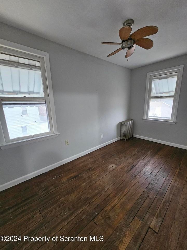 74 Sylvanus St - Photo 5 of 8