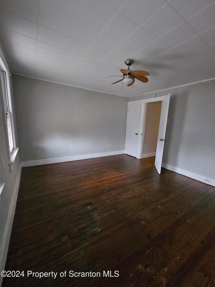 74 Sylvanus St - Photo 7 of 8