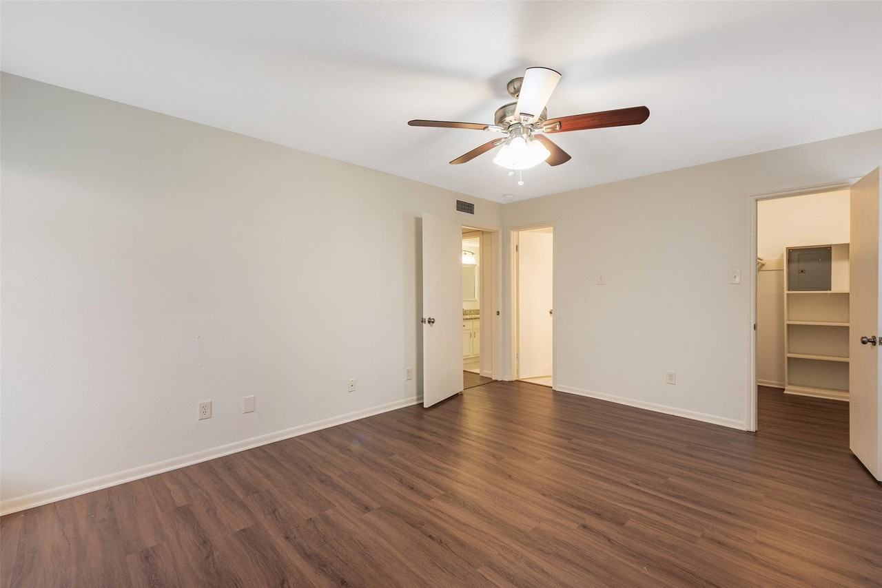 1601 S Shepherd Dr - Photo 3 of 25