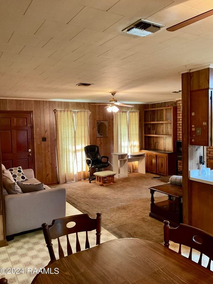 1026 Margaret St - Photo 3 of 8