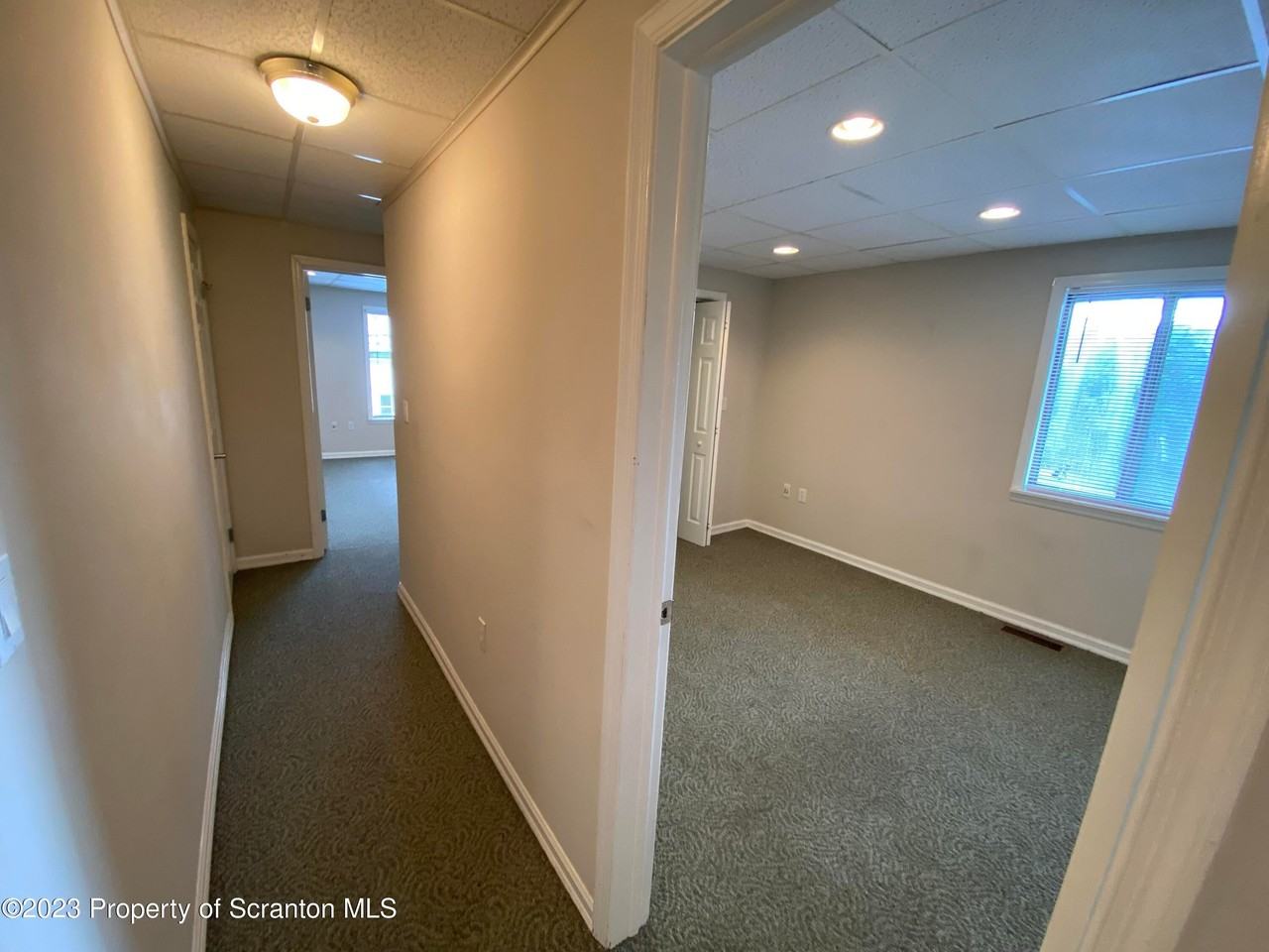 440 Larch St - Photo 5 of 9