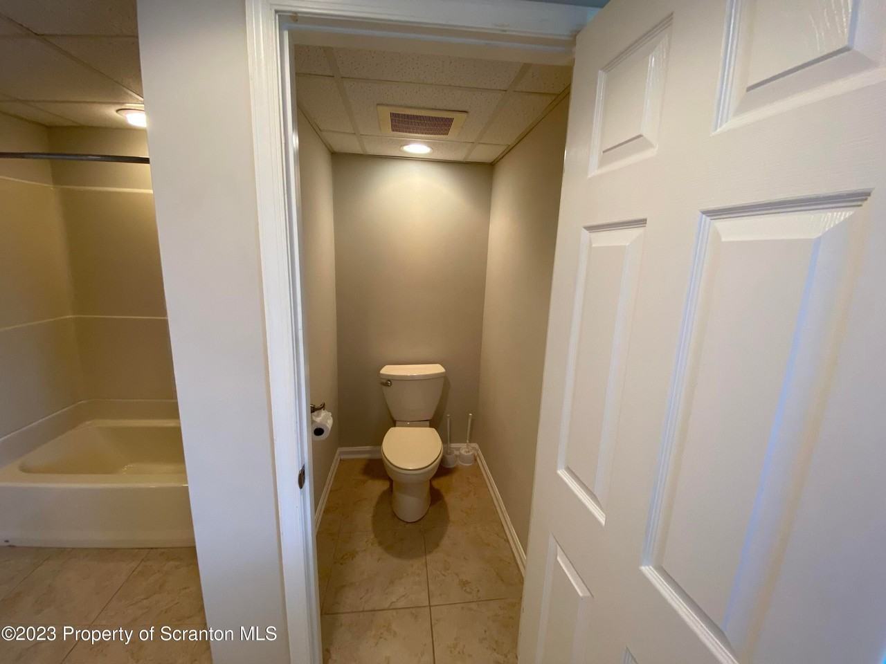 440 Larch St - Photo 7 of 9