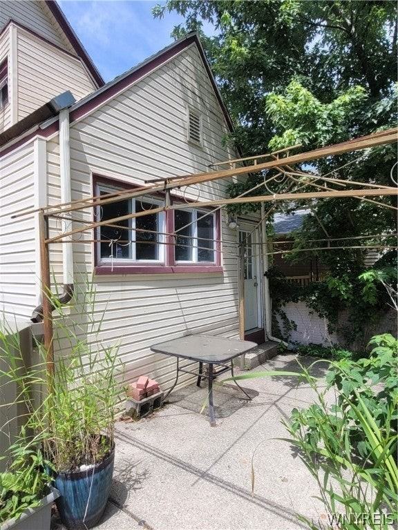 157 Davey St - Photo 2 of 12