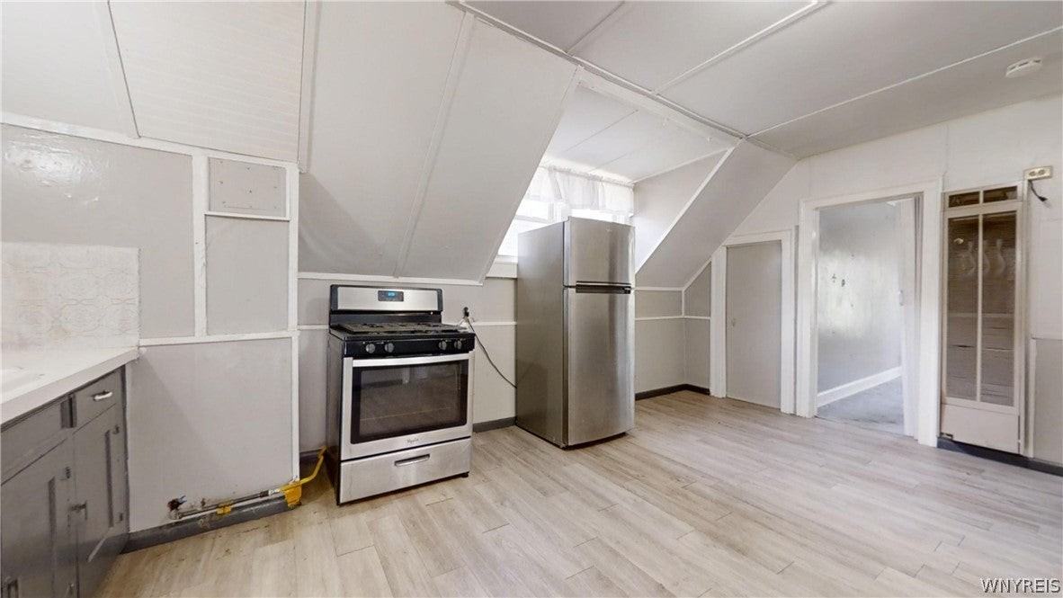 157 Davey St - Photo 4 of 12