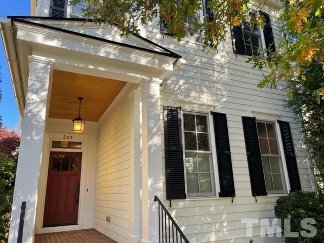 205 Della St - Photo 2 of 41