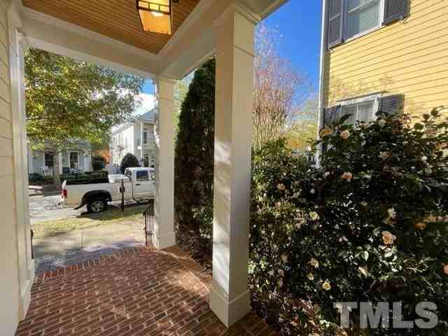 205 Della St - Photo 3 of 41