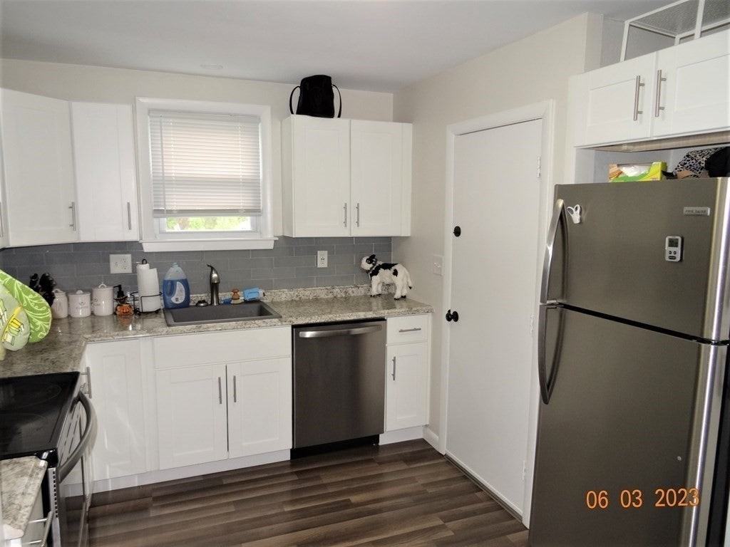 7 Kathryn Ln - Photo 5 of 18