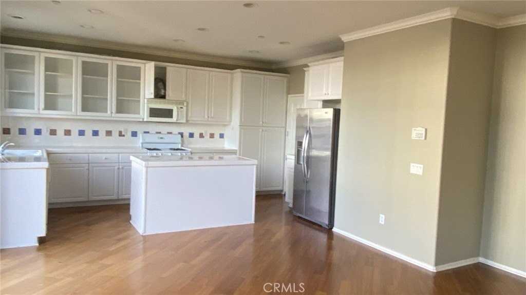 1686 Goldenrod Avenue - Photo 4 of 11