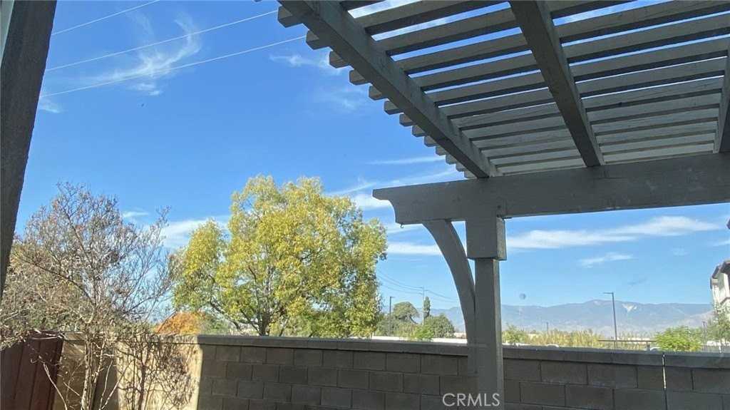 1686 Goldenrod Avenue - Photo 5 of 11