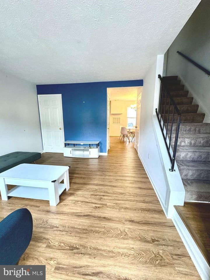 309 Avon Ct - Photo 2 of 23