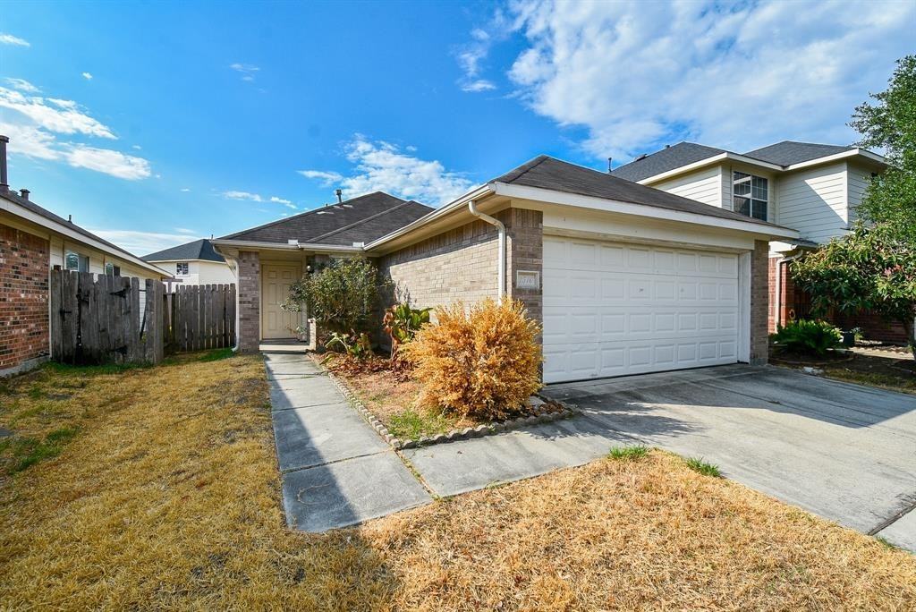 1510 Carolina Grove Ln - Photo 2 of 30