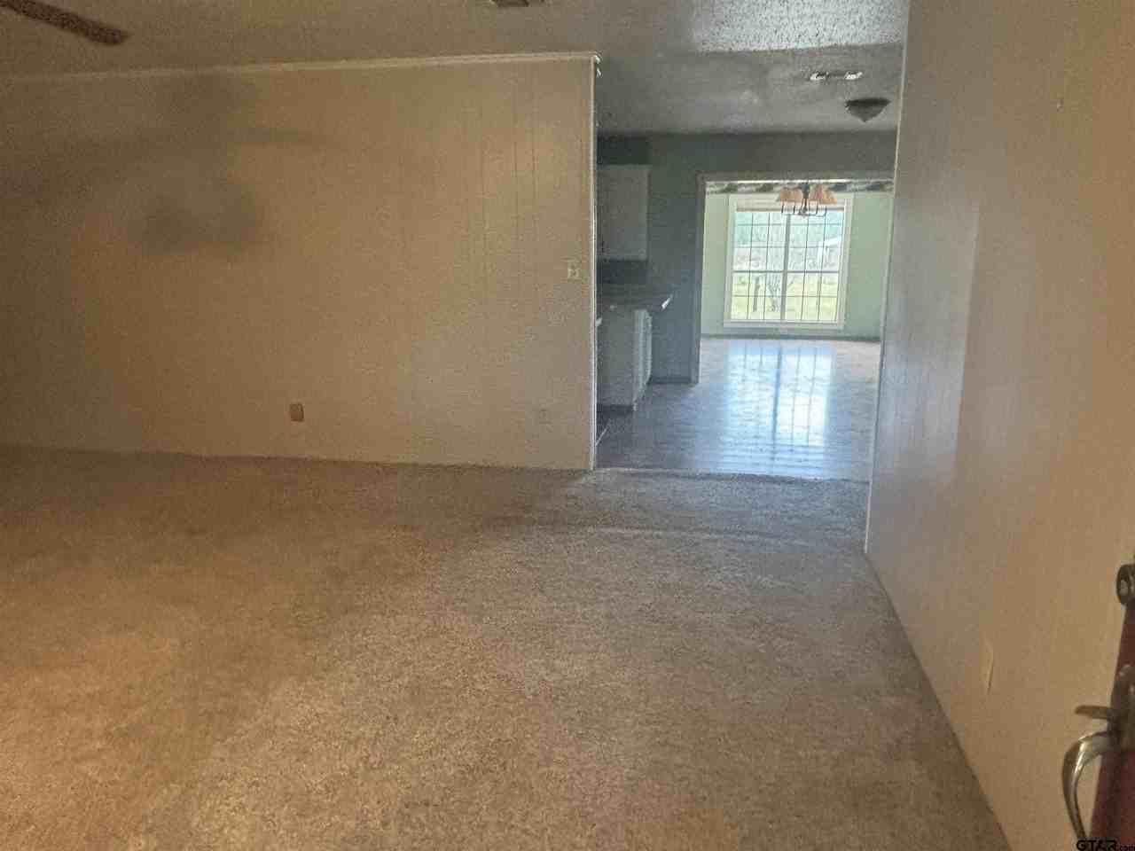 128 County Road 1435 - Photo 3 of 29