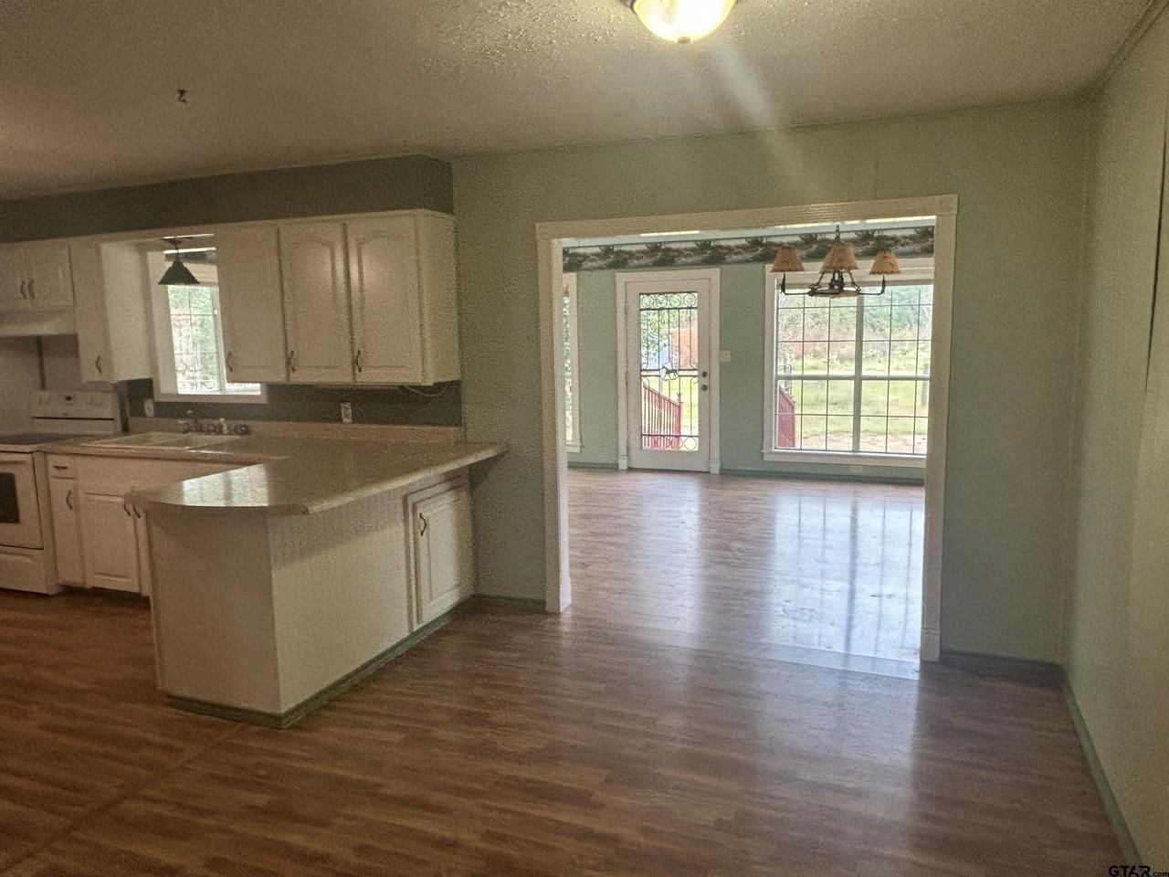 128 County Road 1435 - Photo 6 of 29