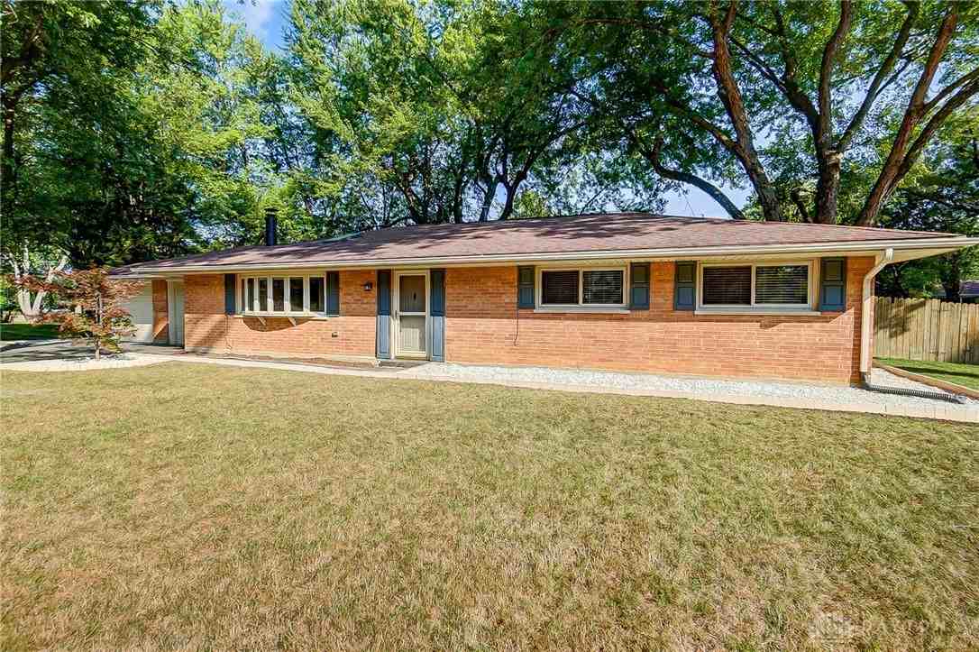 223 Devay Ave - Photo 2 of 32