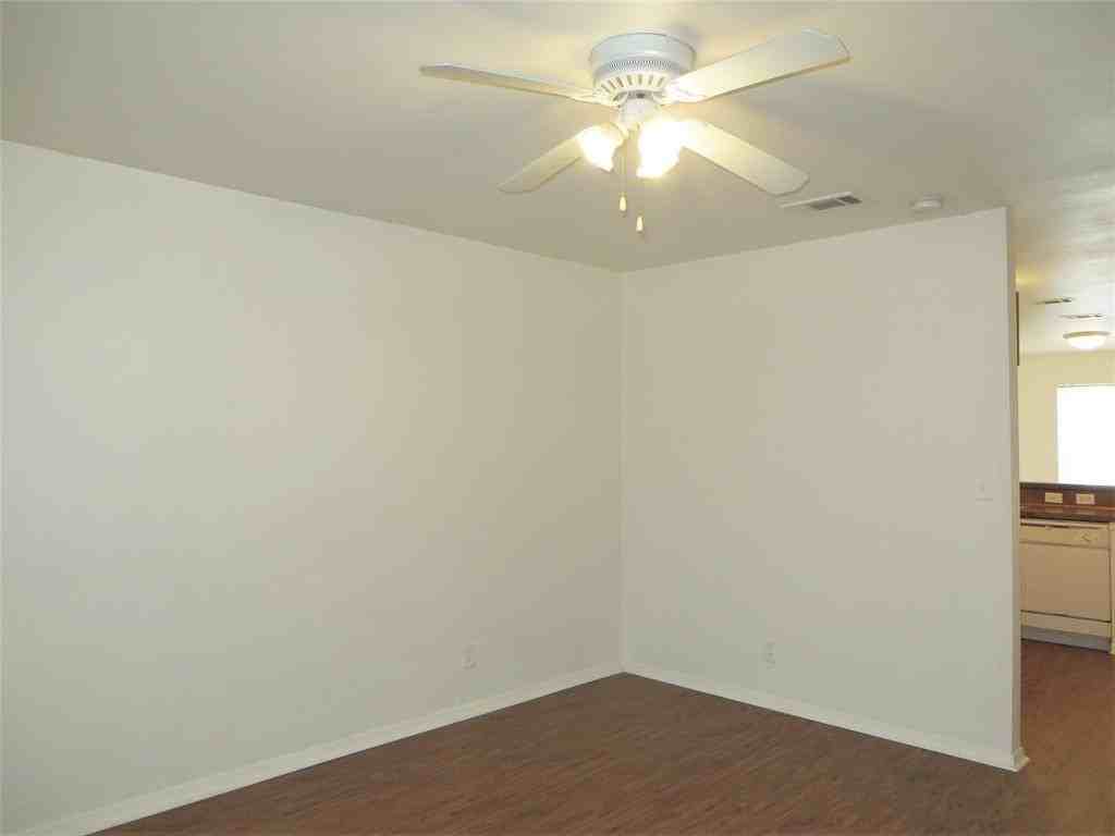 2202 Katy Ln - Photo 2 of 17