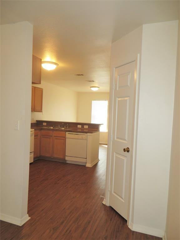 2202 Katy Ln - Photo 3 of 17