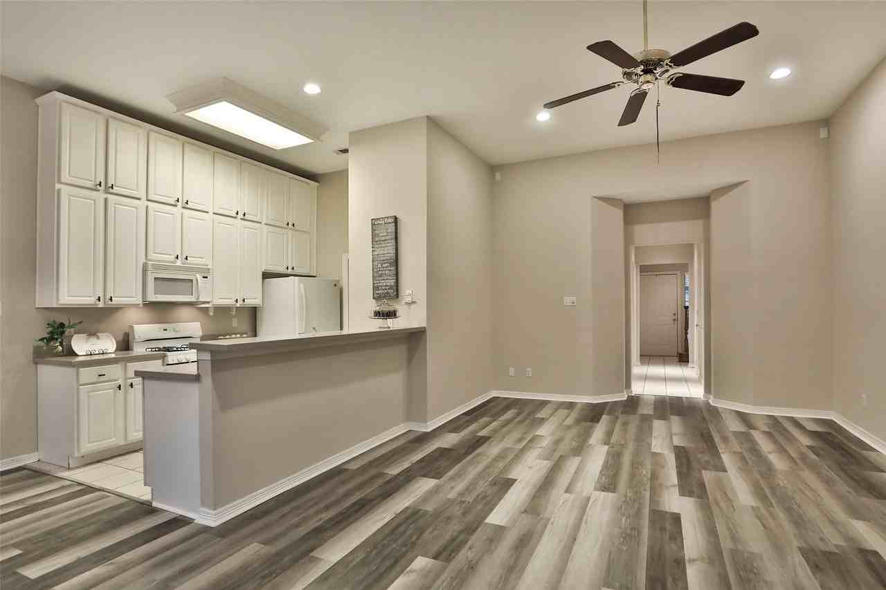 10826 Norchester Village Dr - Photo 3 of 31