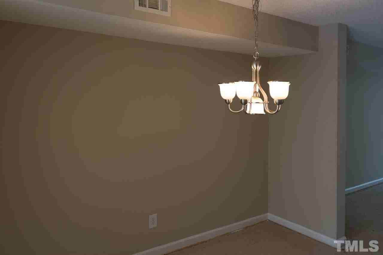 109 Scott Ln - Photo 3 of 13