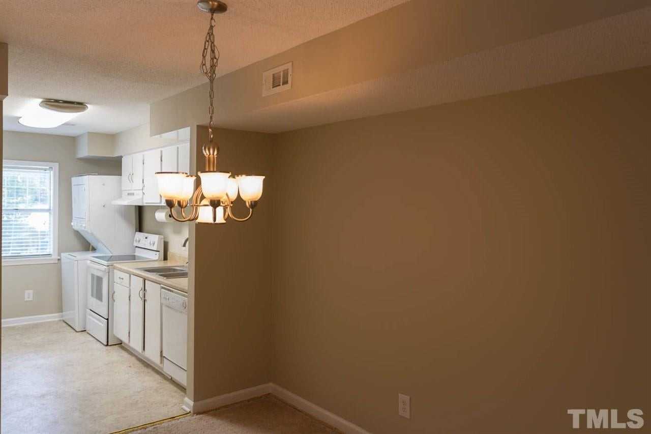 109 Scott Ln - Photo 4 of 13