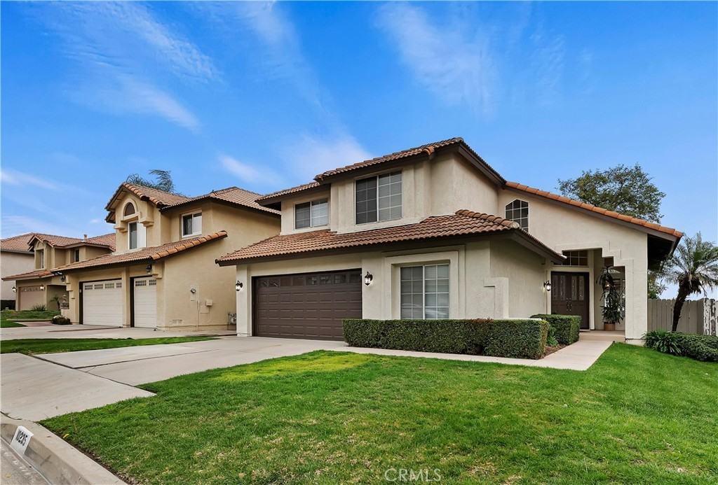 10235 Southridge Dr - Photo 2 of 50