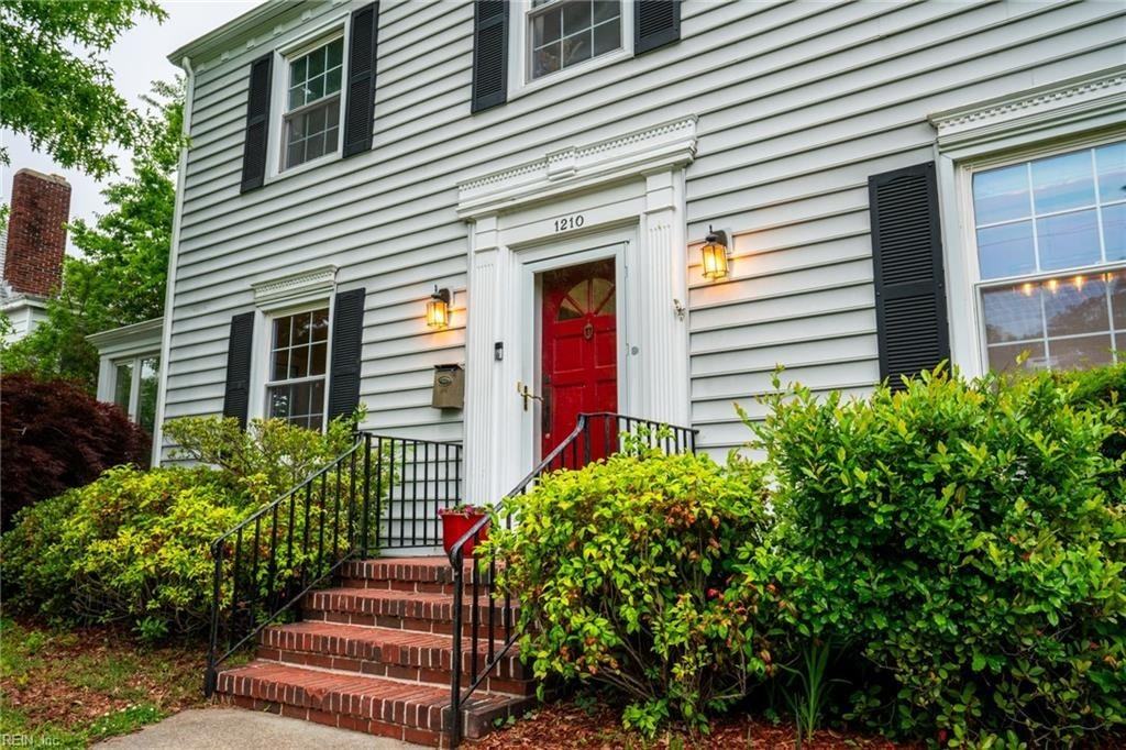 1210 S Fairwater Dr - Photo 2 of 50