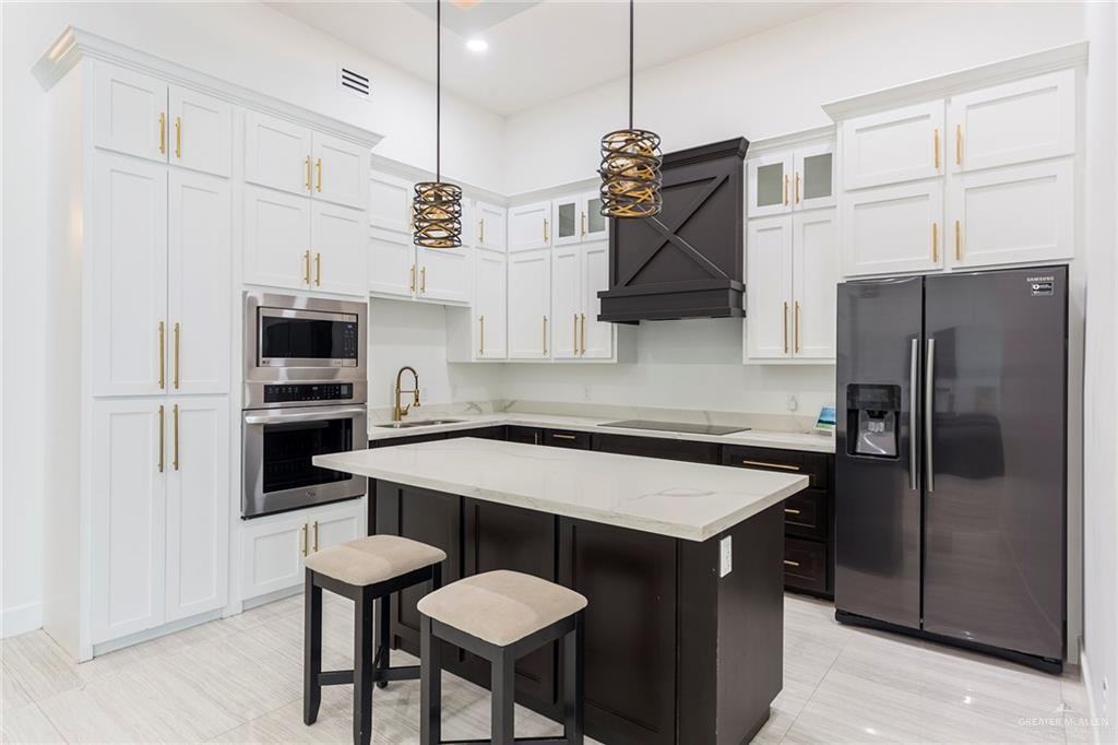 207 San Jacinto St - Photo 3 of 16