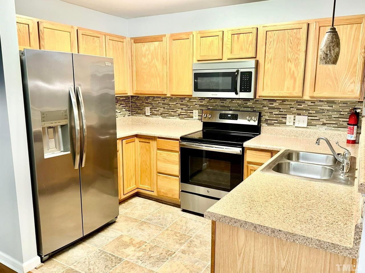 2800 Trailwood Pines Ln - Photo 2 of 17