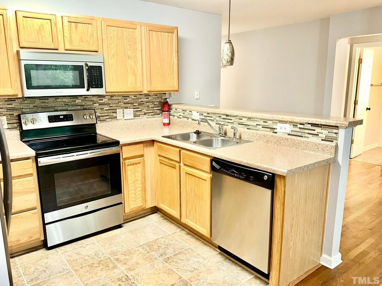 2800 Trailwood Pines Ln - Photo 3 of 17