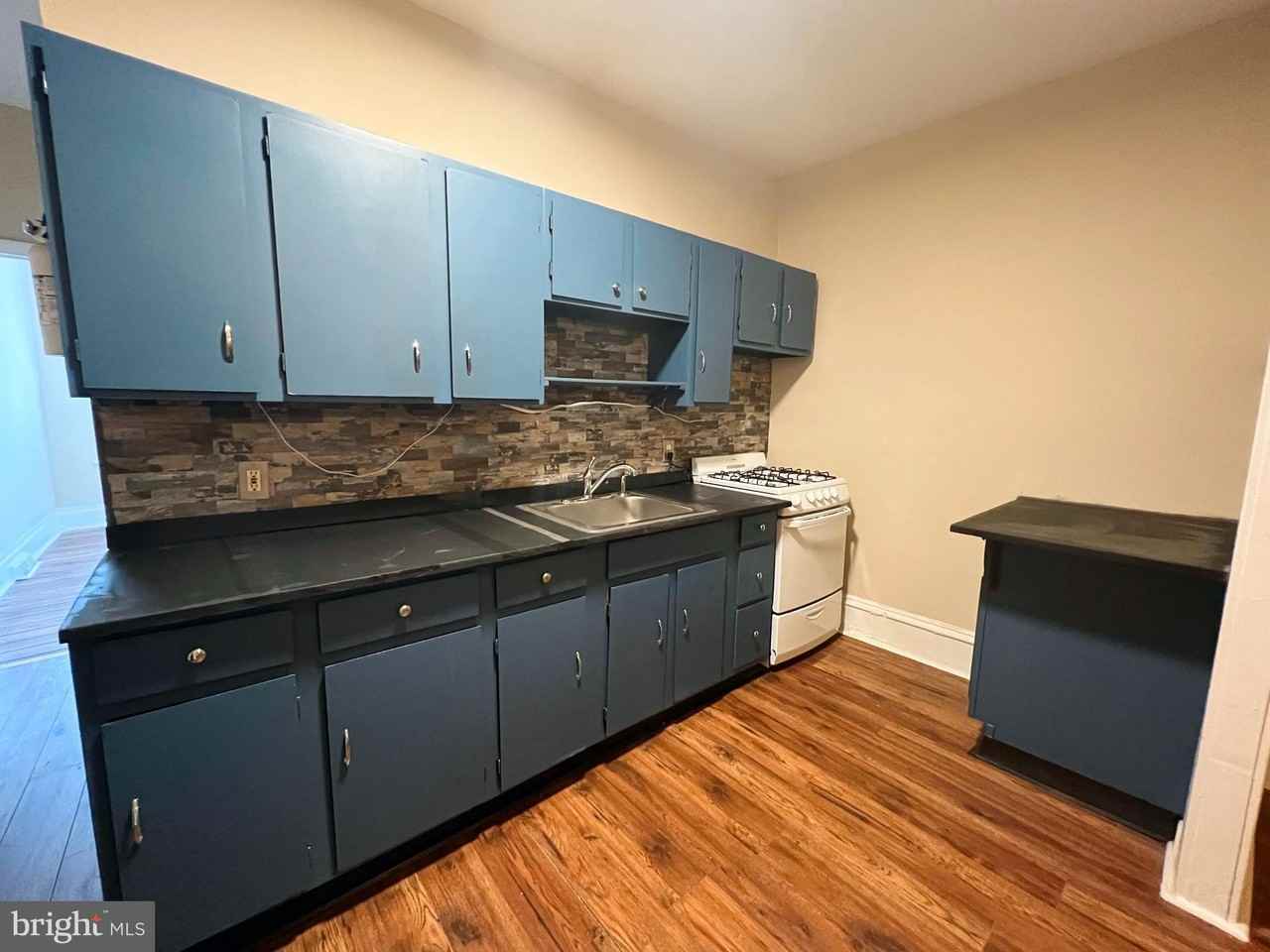 21 S Main St - Photo 4 of 7