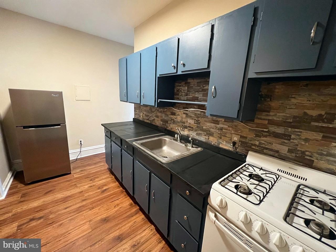 21 S Main St - Photo 5 of 7