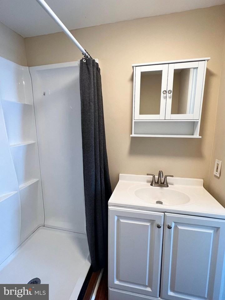 21 S Main St - Photo 6 of 7