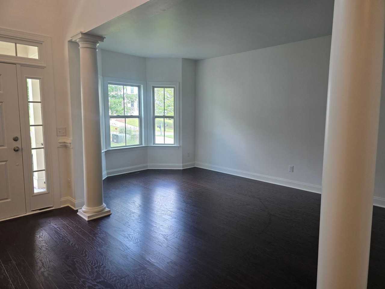 515 The Parks Dr - Photo 5 of 32