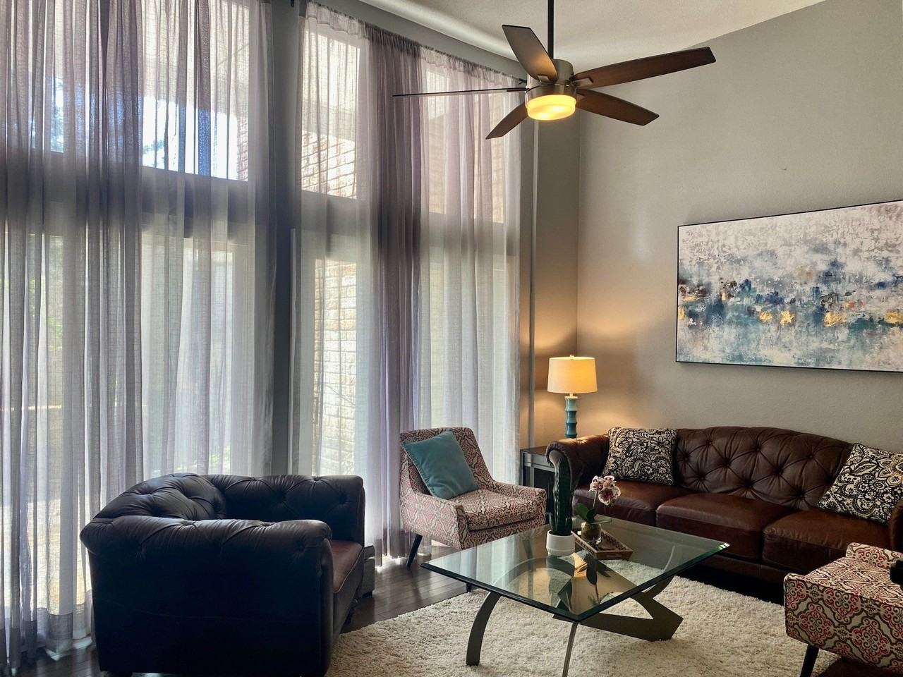 702 N Holiday Dr ##3 - Photo 3 of 13