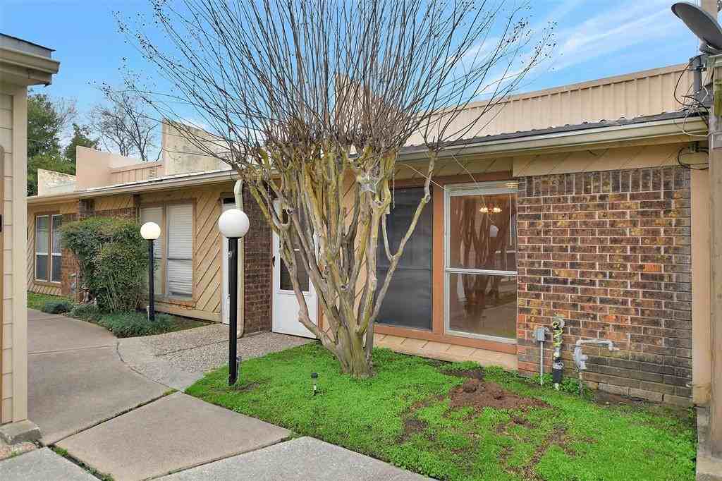 1014 Graham Dr - Photo 2 of 33