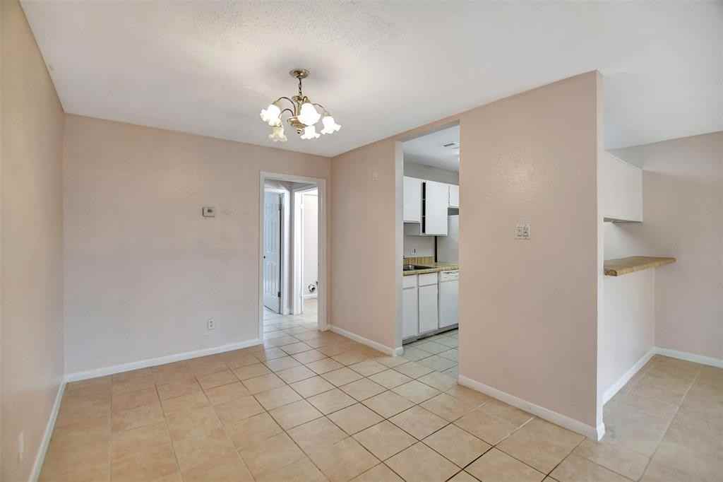 1014 Graham Dr - Photo 6 of 33