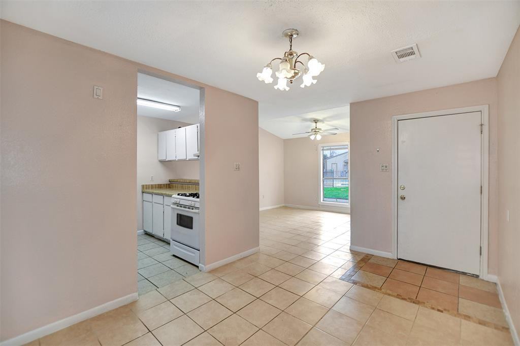 1014 Graham Dr - Photo 7 of 33