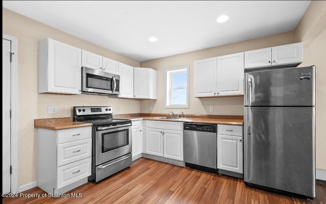 537 Hickory St - Photo 2 of 7