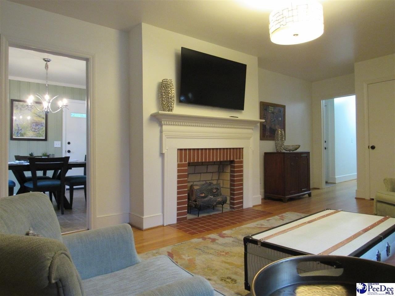 612 Spruce St - Photo 2 of 20