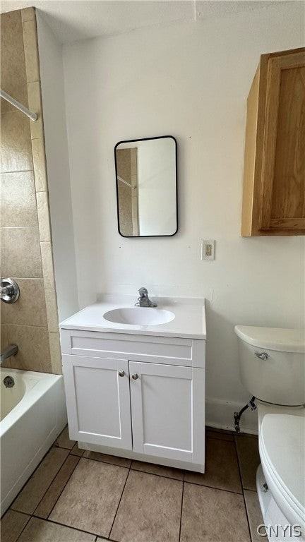 3721 S Salina St - Photo 4 of 13