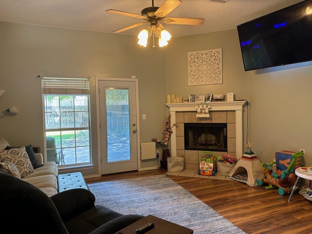 1713 Cordell Dr - Photo 2 of 18