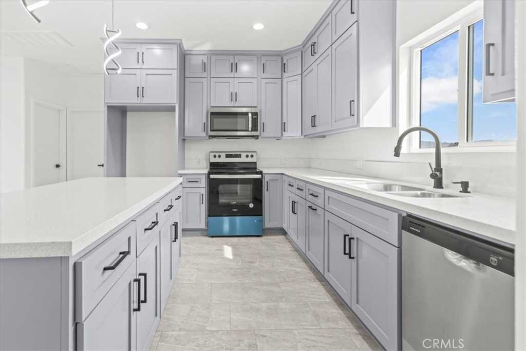 14115 Quinnault Rd - Photo 6 of 25